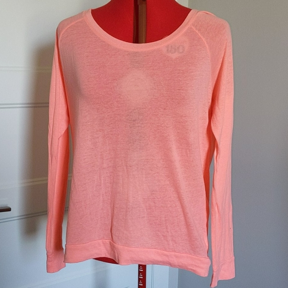 Maurice's orange shirt - Picture 2 of 4